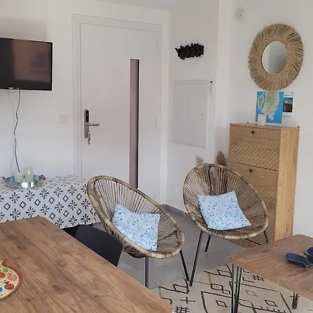 Holiday home Grand T2 Et Jardin Proche Plages