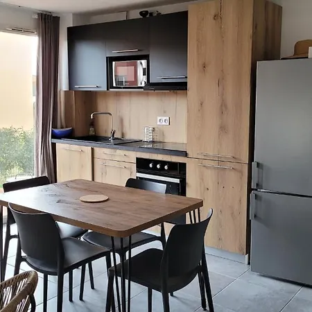 Grand T2 Et Jardin Proche Plages Holiday home *